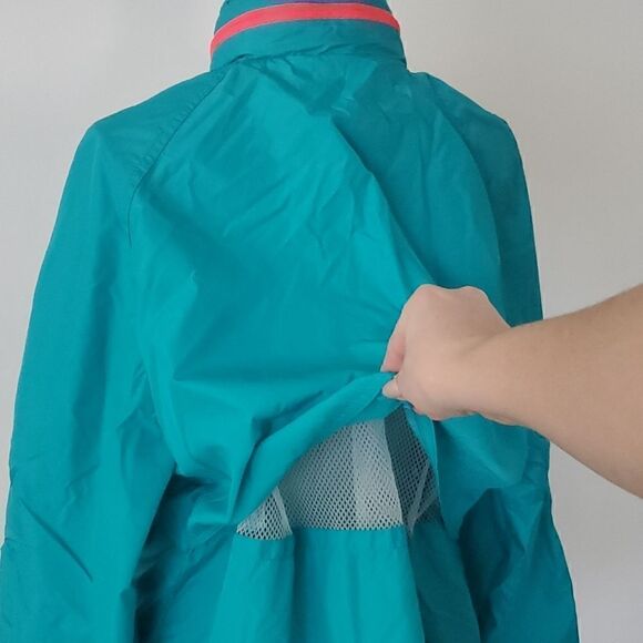 Woolrich | Travel Windbreaker  - Picture 6 of 8